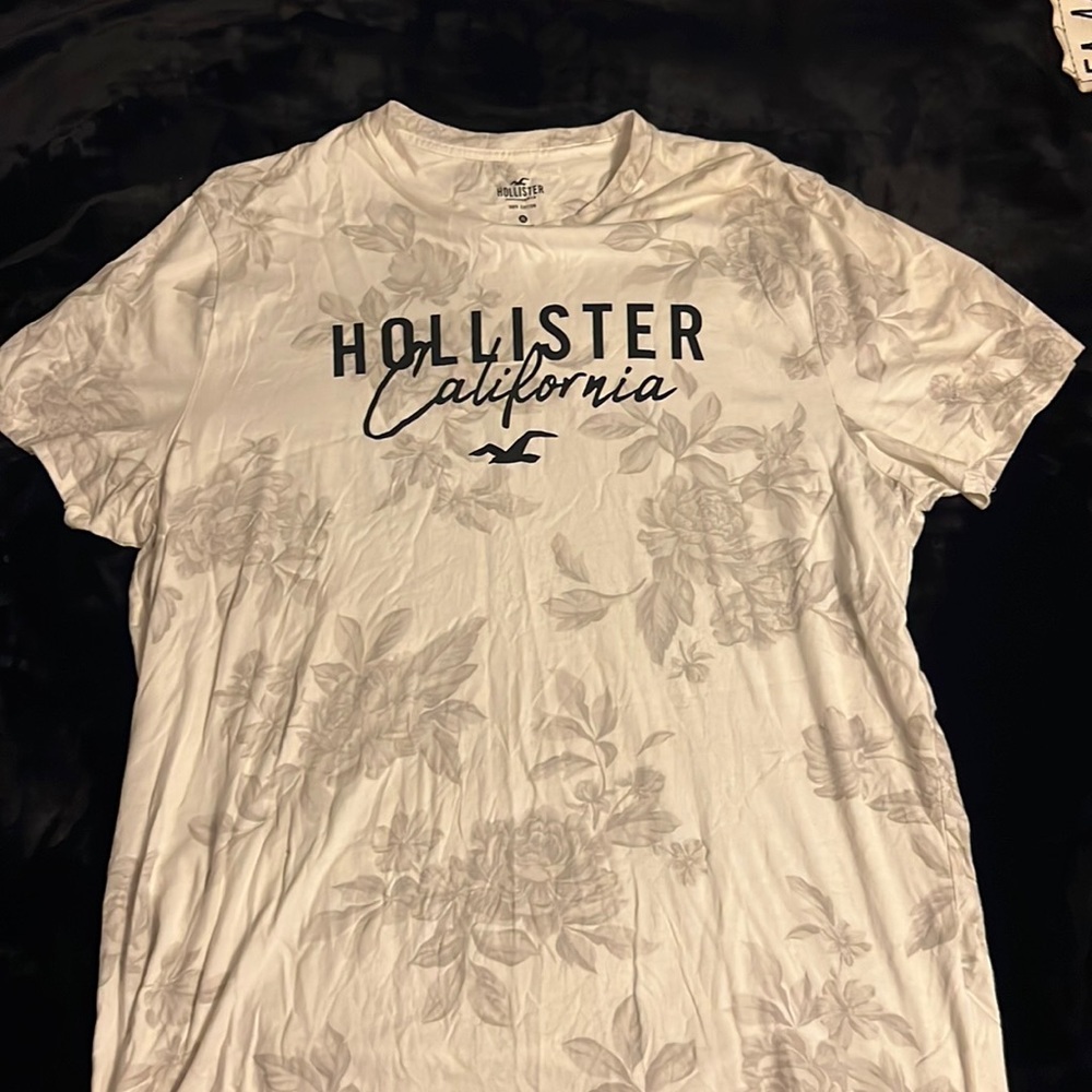 Hollister Tshirt